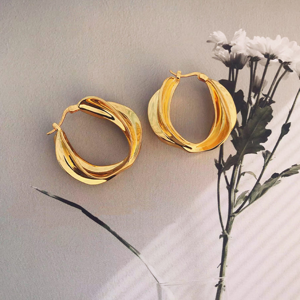 Twisted Halo Hoops