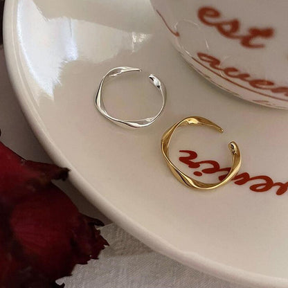 Golden Waveflow Ring