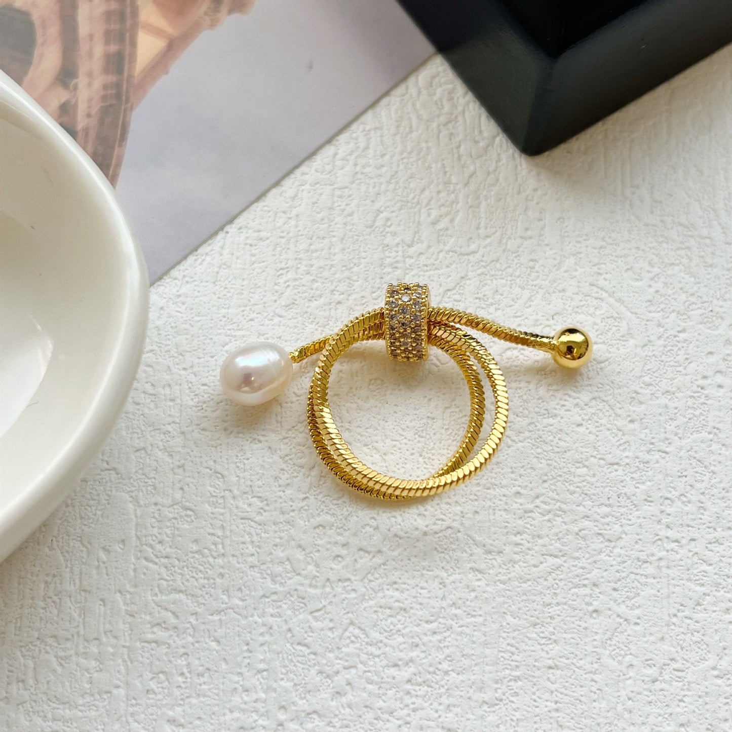 Parisian Pearl Twist Ring